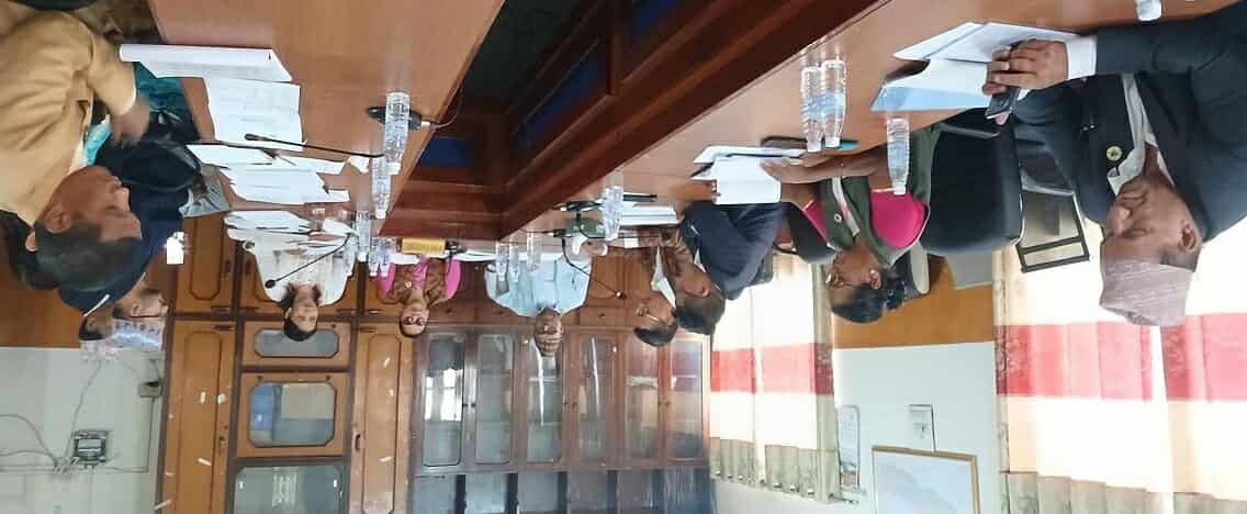 पत्रकारलाई जरिवानाको विरोधमा सांसदहरुको उल्टो तस्बिर छापेर विरोध